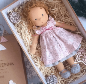 Handmade Plush Doll Golden Curly Girl Finished Product (Option: B1)